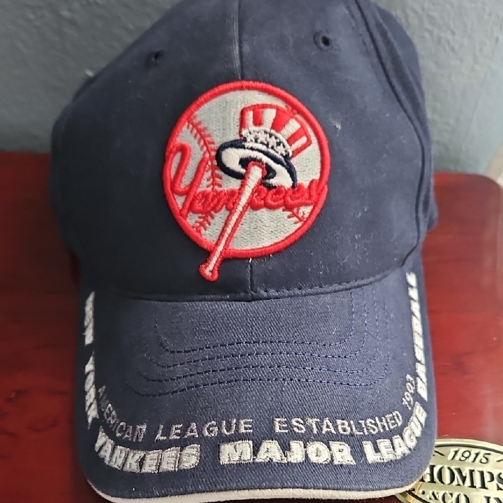 NWOT New York Yankees Navy Blue Cap